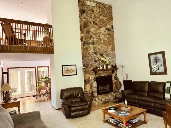 21465 Old Walnut CT, South Bend, IN 46628-9623