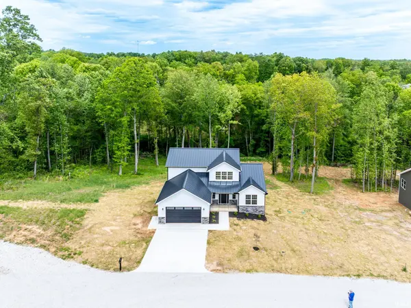 13 Red Oak DR, Bedford, IN 47421