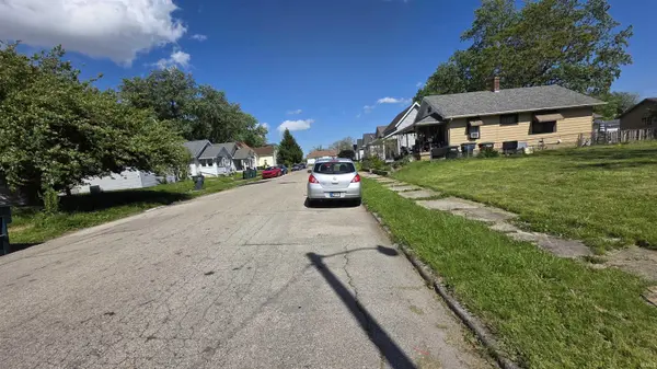 1809 W 7th ST, Muncie, IN 47302