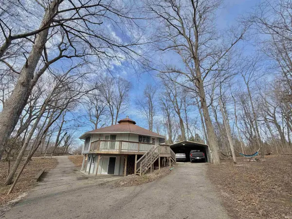 50 Woodlawn Village DR, Mitchell, IN 47446