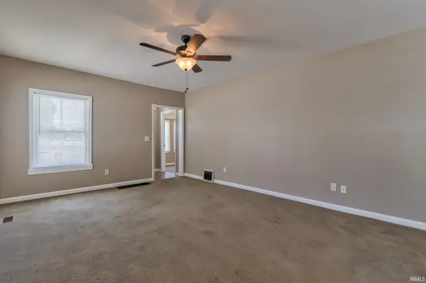 645 S Fares AVE, Evansville, IN 47714-1809