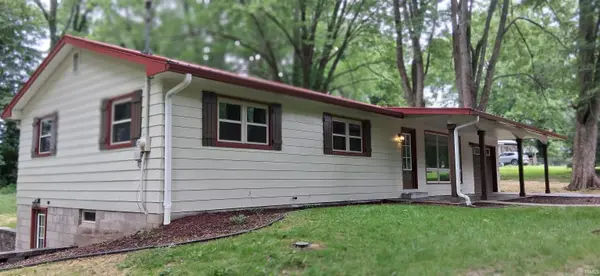 3862 N North Fork LN, Vincennes, IN 47591-7492