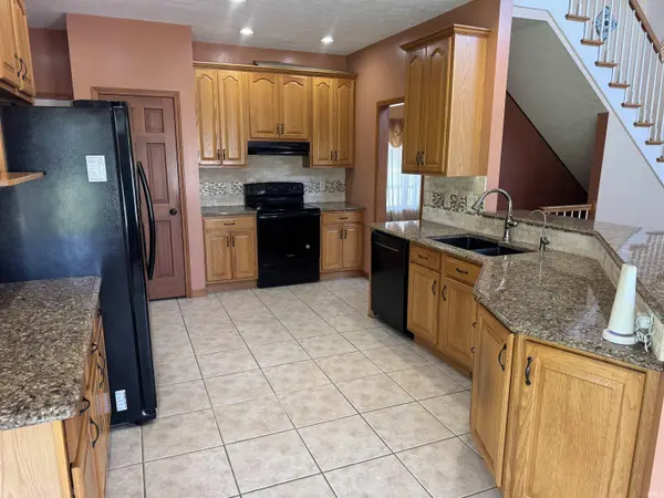 51935 Copperfield CT, Granger, IN 46530-5074