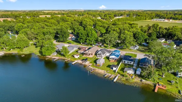 64 W Lakeside DR, North Manchester, IN 46962