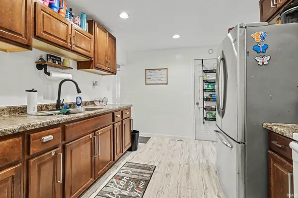 213 E Lawrence ST, Mishawaka, IN 46545