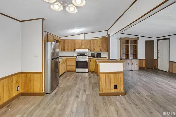 1209 Green Tree LN, Bloomington, IN 47403