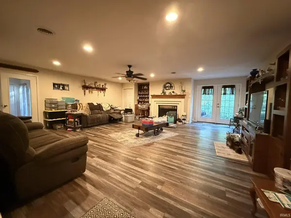 2433 N Church RD, Vincennes, IN 47591