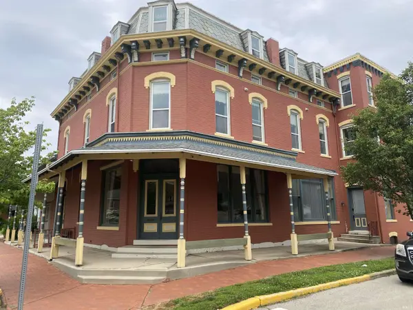 202 N Walnut ST, North Manchester, IN 46962