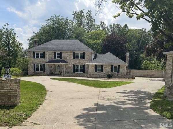 1765 N Bay DR, Elkhart, IN 46514-4254