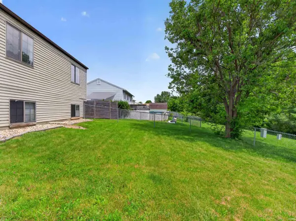 1805 Paveys Glen RUN, Fort Wayne, IN 46804-8022