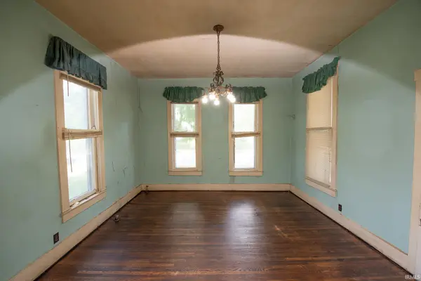 358 S Columbia ST, Frankfort, IN 46041-2426