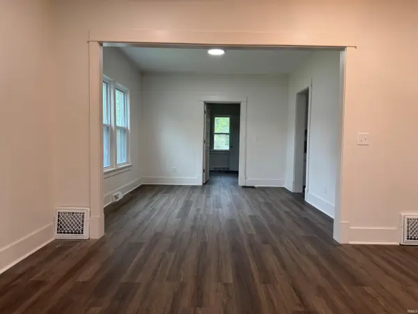 1123 Miner ST, South Bend, IN 46617-2119