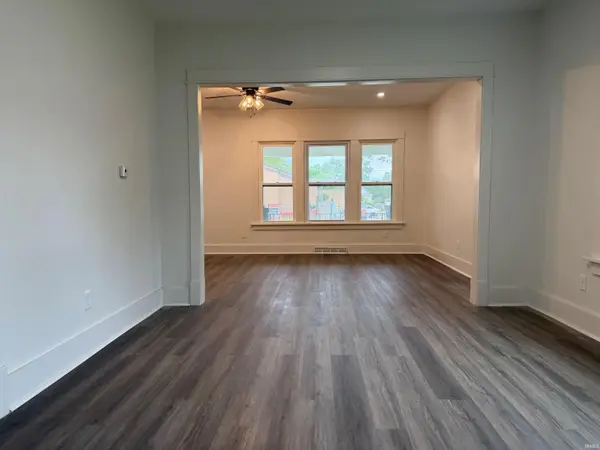 1123 Miner ST, South Bend, IN 46617-2119