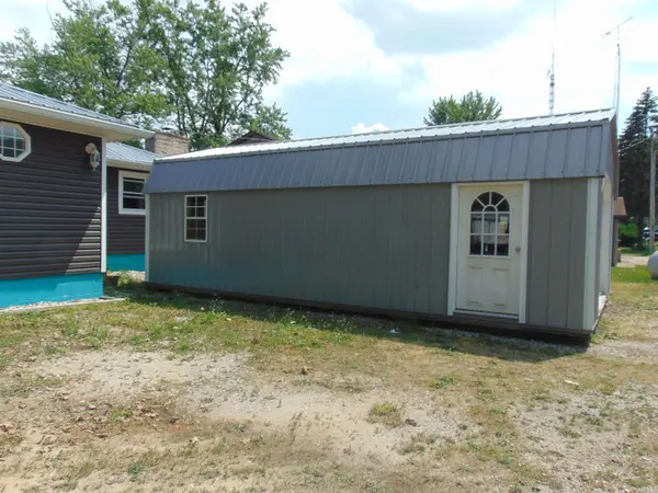 8983 N Shepards Park AVE, Monticello, IN 47960