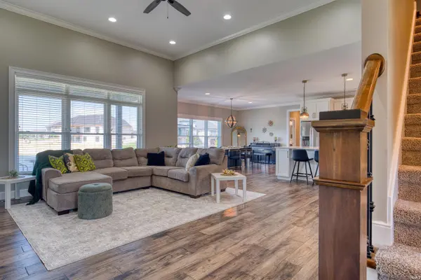 2221 Sable WAY, Newburgh, IN 47630