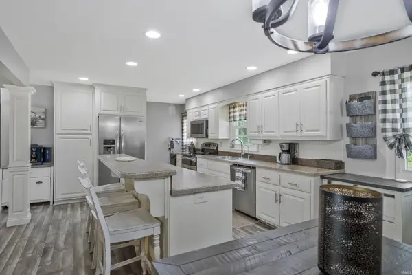 7688 Vann RD, Newburgh, IN 47630