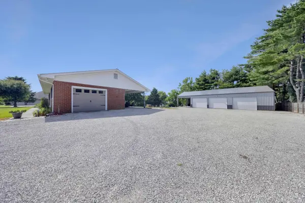 7688 Vann RD, Newburgh, IN 47630