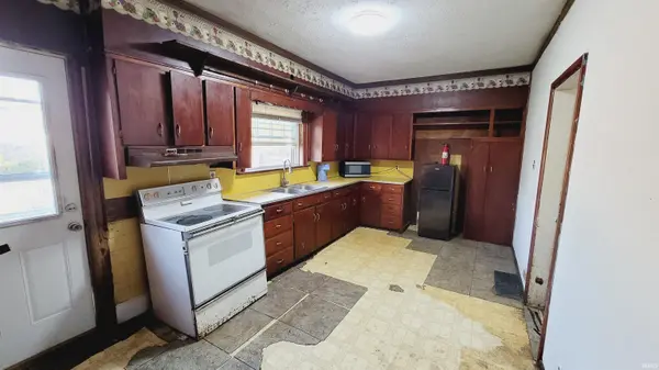 410 W Main ST, Redkey, IN 47373-9515