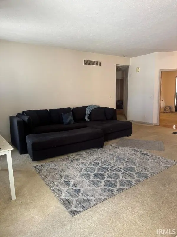 51838 Melwood CT, South Bend, IN 46628-9042