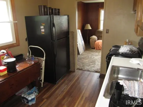 1009 Geyer AVE, Mishawaka, IN 46544-4334