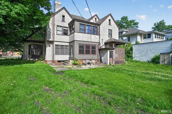 608 N Michigan ST, Plymouth, IN 46563-1530