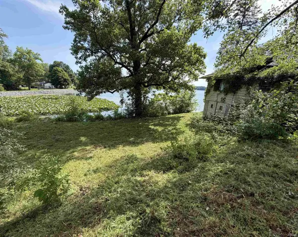 8628 E Koher RD, Syracuse, IN 46567-8348
