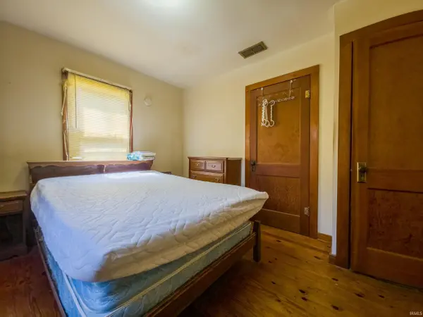 426 E 7th ST, Mount Carmel, IL 62863