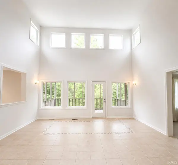 1761 Walnut TRCE, Greenfield, IN 46140-3050