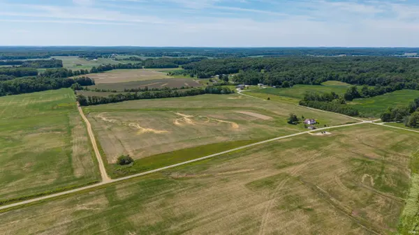 00 Moss RD, Boonville, IN 47601-9136