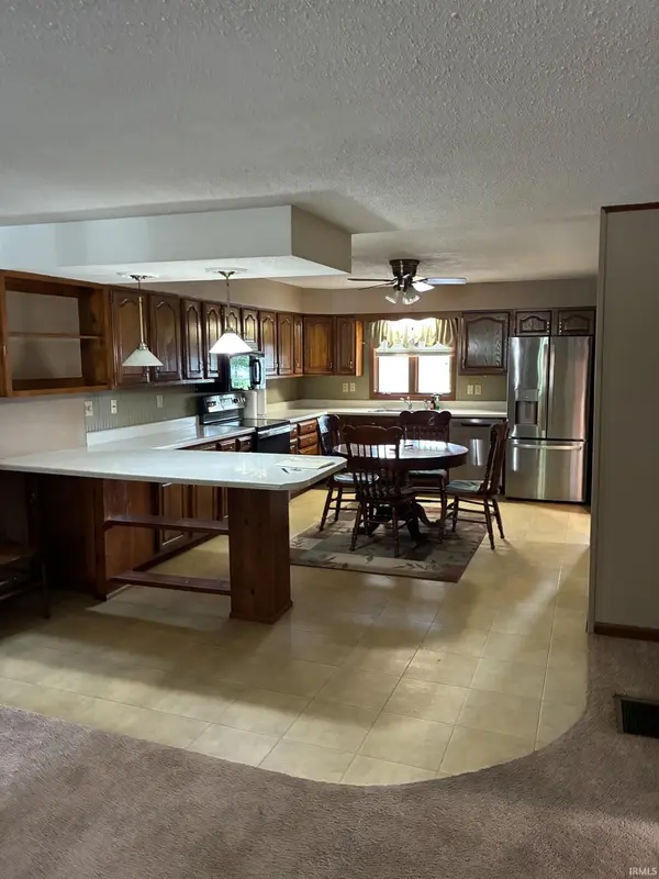 909 N Washington ST, Bicknell, IN 47512