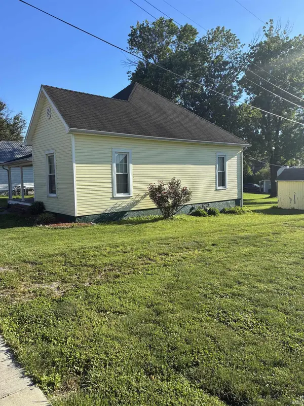 809 N Mason ST, Bicknell, IN 47512