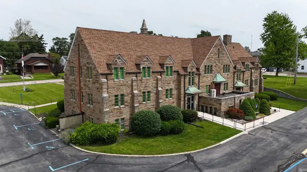 832 E Center ST, Warsaw, IN 46580
