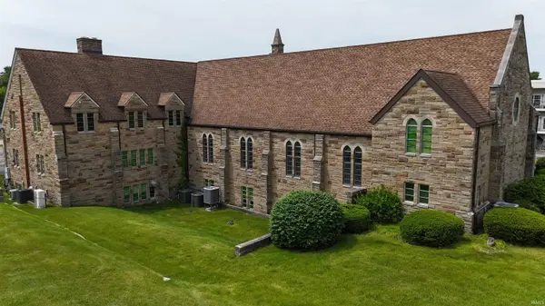 832 E Center ST, Warsaw, IN 46580