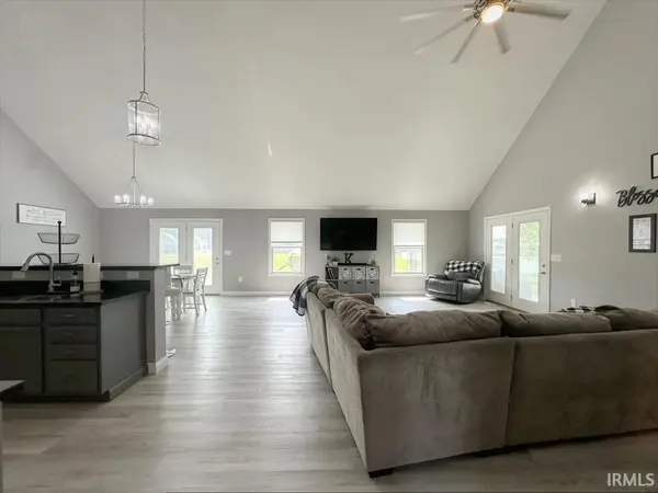 820 SILVER CHARM DR, Kokomo, IN 46901
