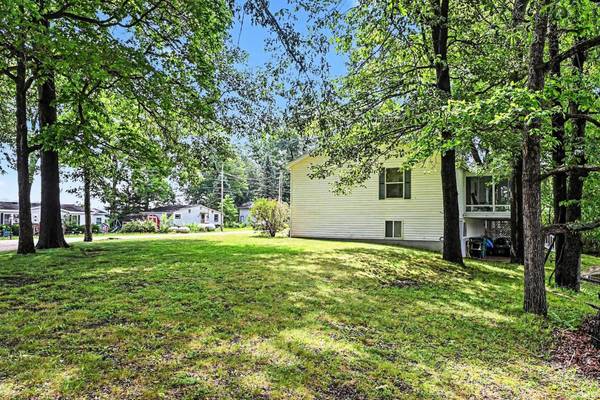 5200 W Lakeview Park DR, Warsaw, IN 46580