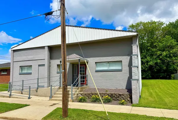 117 N Main St ST, Owensville, IN 47665
