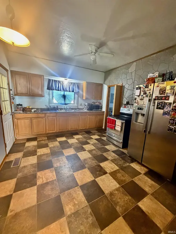 308 N Burke ST, Wolcott, IN 47995