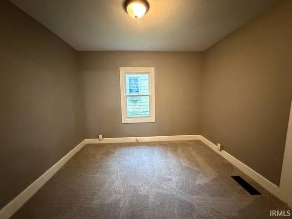 2214 S 19Th ST, New Castle, IN 47362-2214