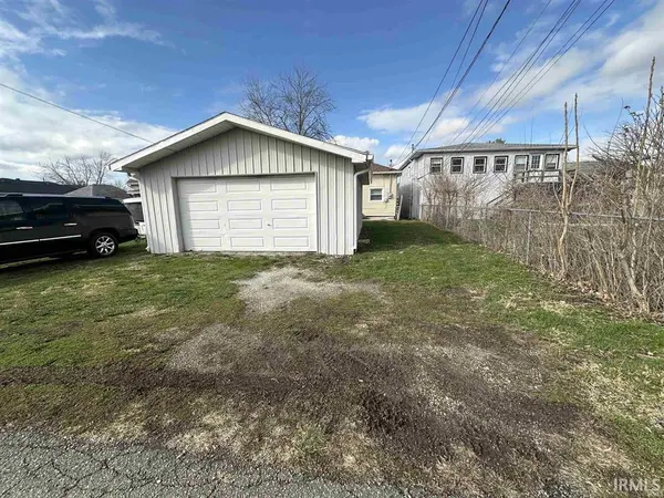 1619 P AVE, New Castle, IN 47362