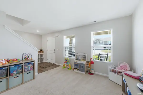 4809 Carson CT, Woodburn, IN 46797-9488