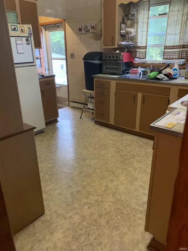 530 W Spring ST, Bloomfield, IN 47424