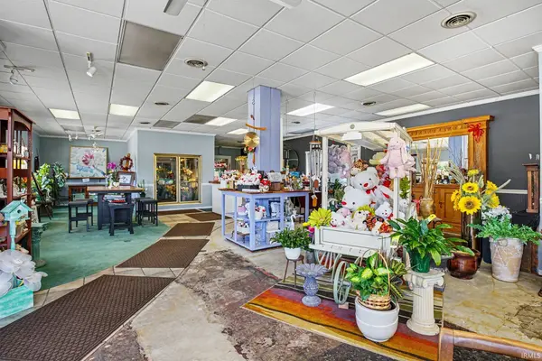 212/214 W Pike ST, Goshen, IN 46526