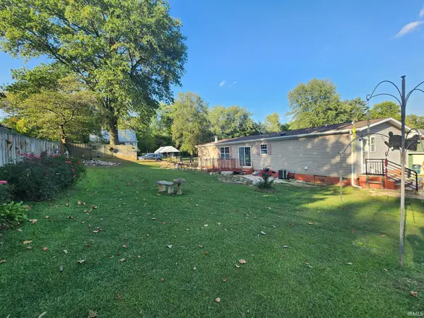 1015 W 4th ST, Bicknell, IN 47512