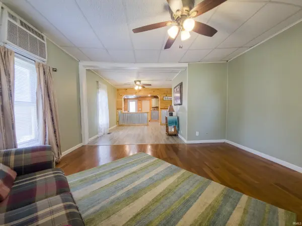 431 W 6th ST, Mount Carmel, IL 62863