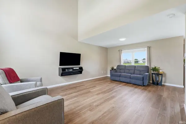 1851 Meadowsweet Pkwy, Fort Wayne, IN 46808-1782