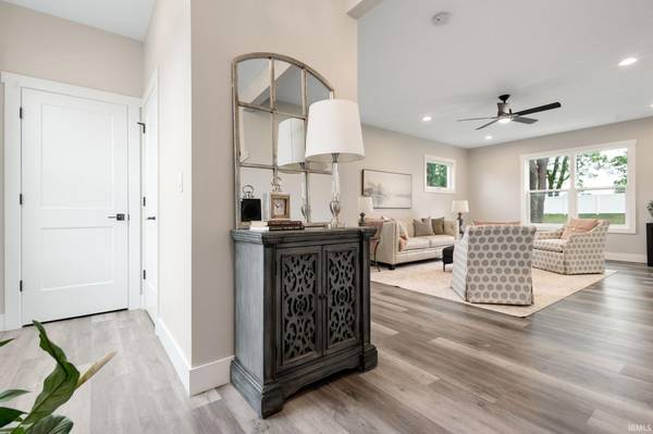 52520 East TRL, South Bend, IN 46628
