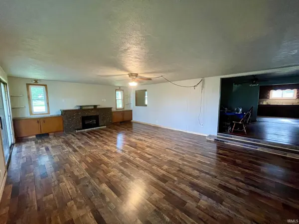 2111 N 200 E RD, Winamac, IN 46996