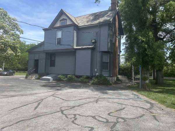 2417 Spy Run AVE, Fort Wayne, IN 46805