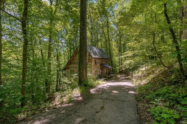 833 Helmsburg RD, Nashville, IN 47448-9172