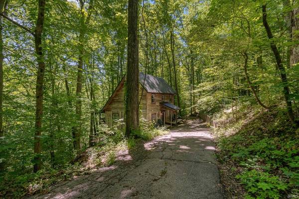 833 Helmsburg RD, Nashville, IN 47448-9172